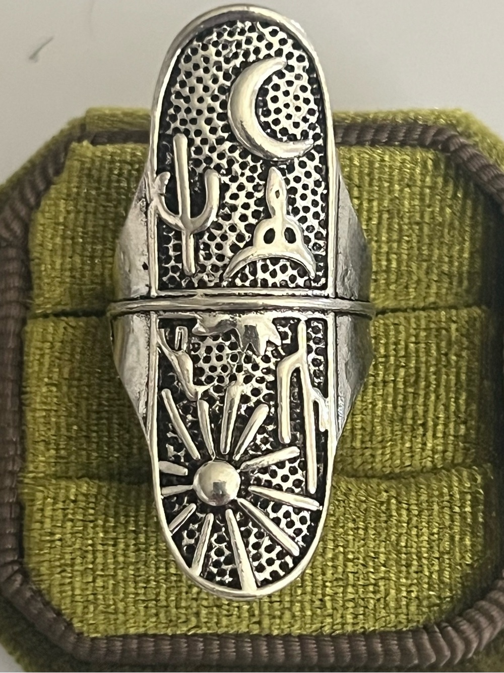 Stainless Steel Silver Celestial & Desert Motif Long Shield Ring - Silver Size 7